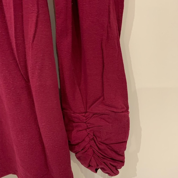 Cleo burgundy turtleneck, size M - Picture 3 of 3